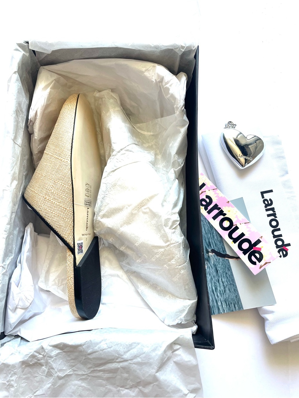 Larroude Venice Flat Mules in Raffia NEW